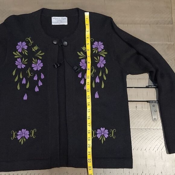 Alpaca Style Black 100% Alpaca Embroidered Cardigan Sweater Sz L - Picture 7 of 7